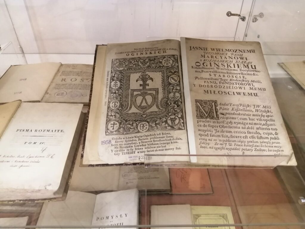 Senosios knygos ekspozicija